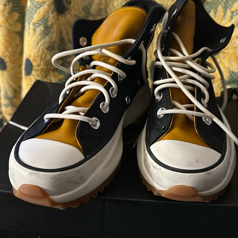 Converse all stars.  Chuck Taylor. Size 8 € 37.